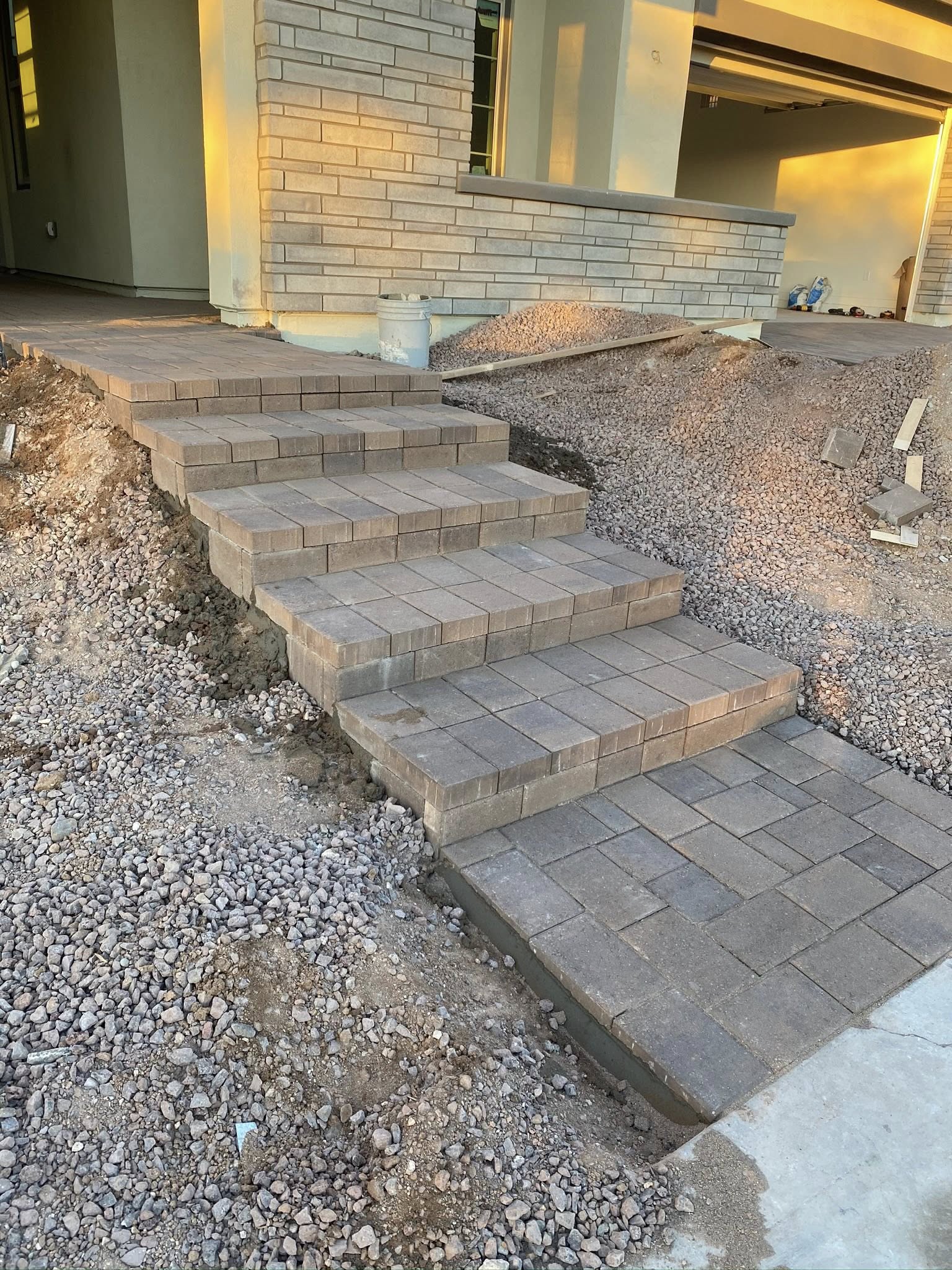 Resort-style pool deck with pavers