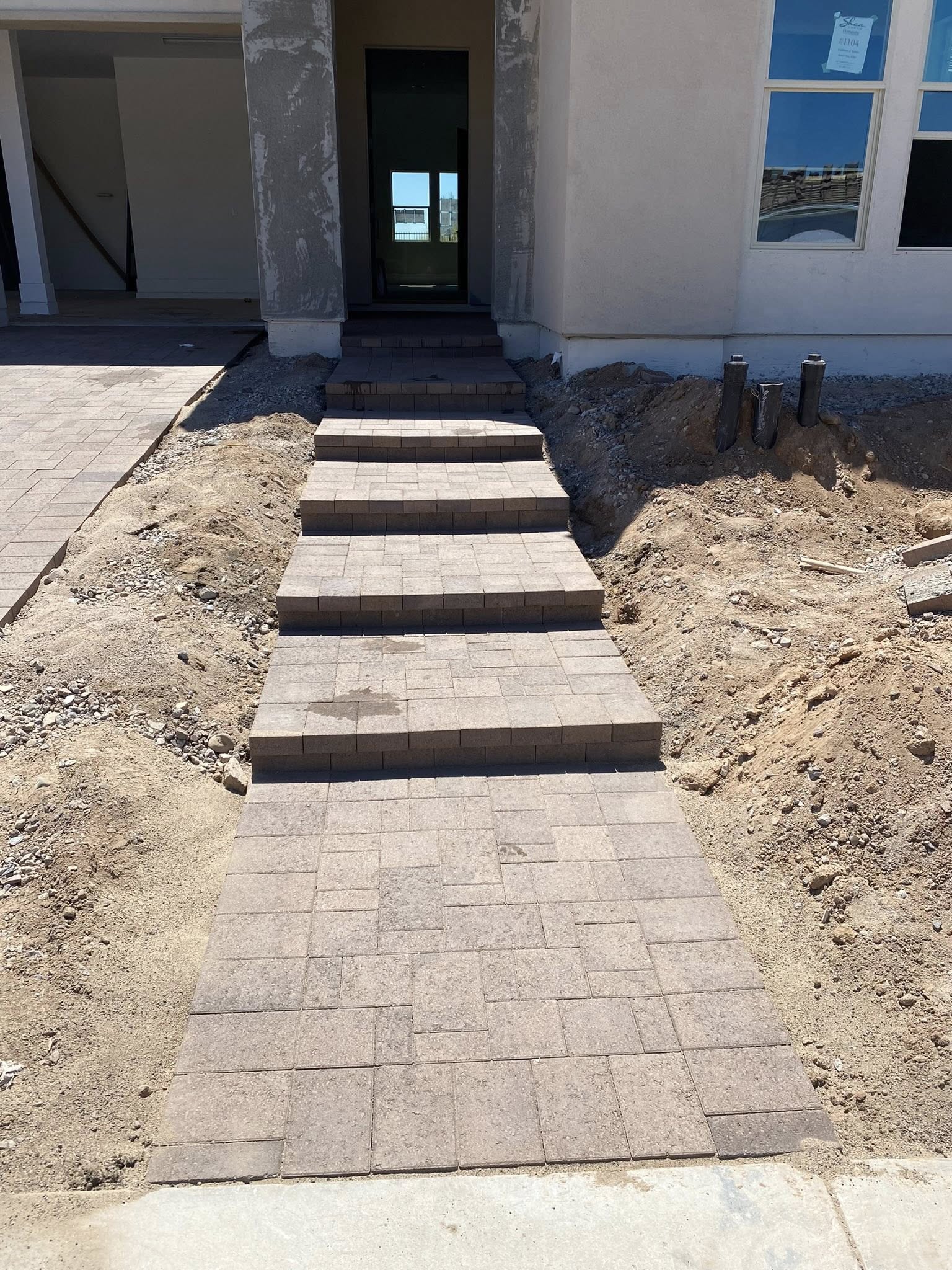 Drought-tolerant front yard design