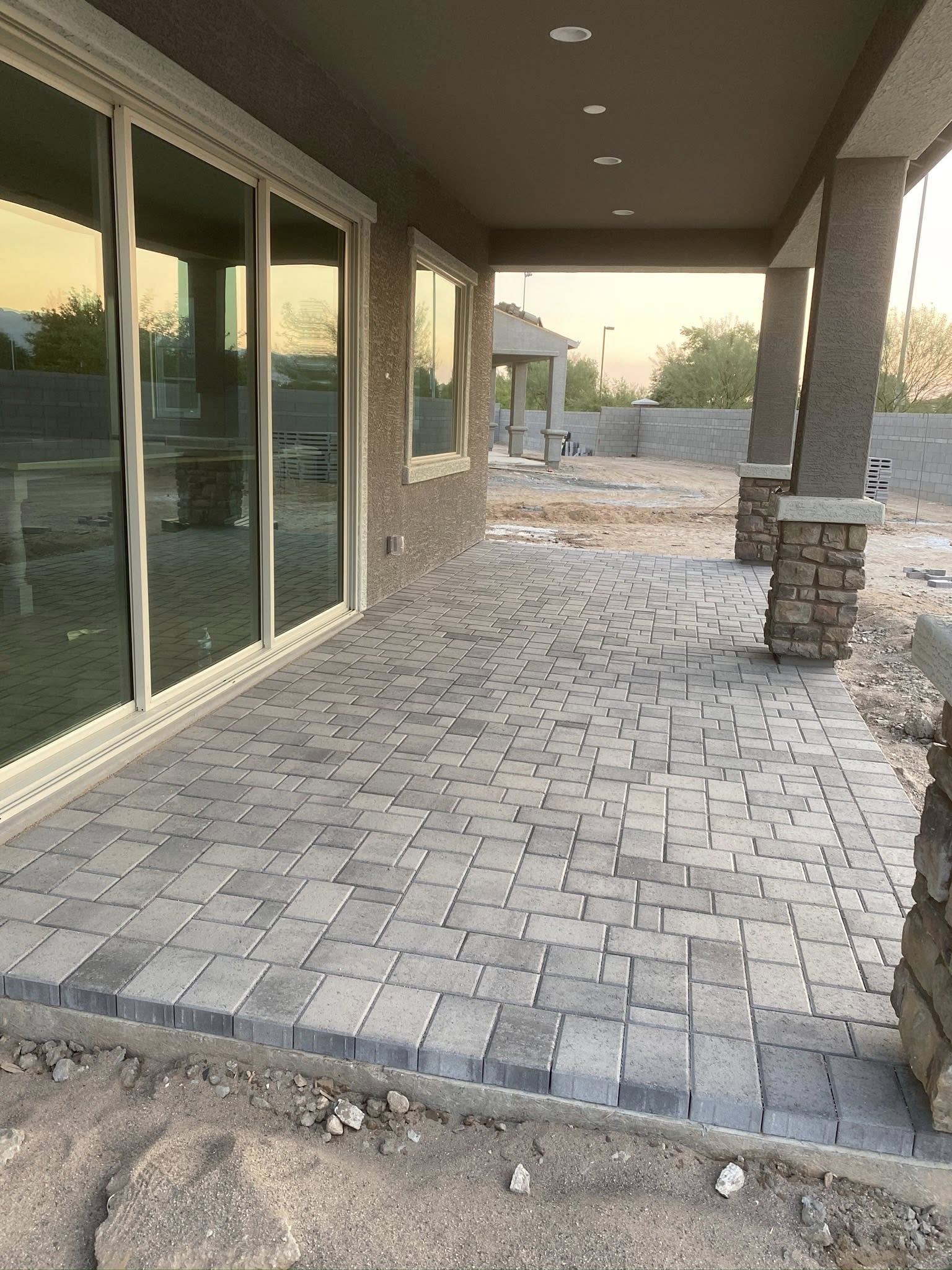 Architectural uplight installation